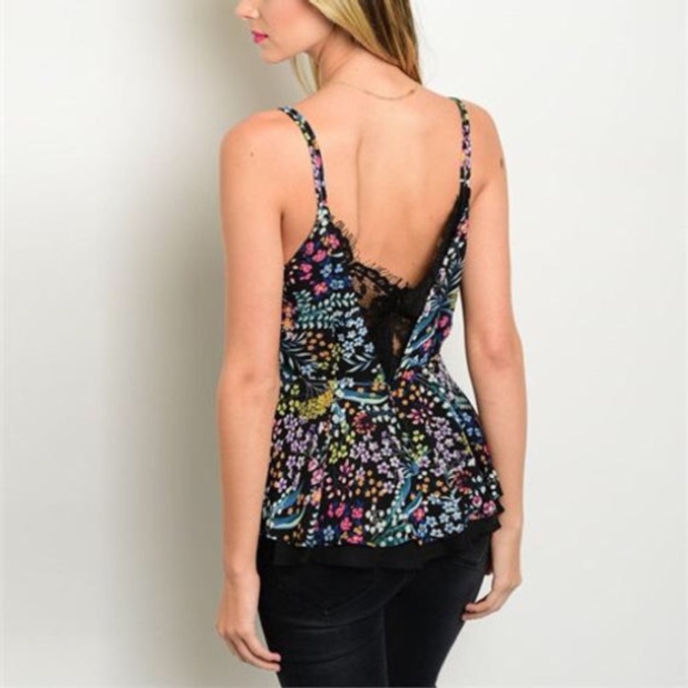 🆕⭐️ Floral Peplum Lace Tank - Picture 4 of 5